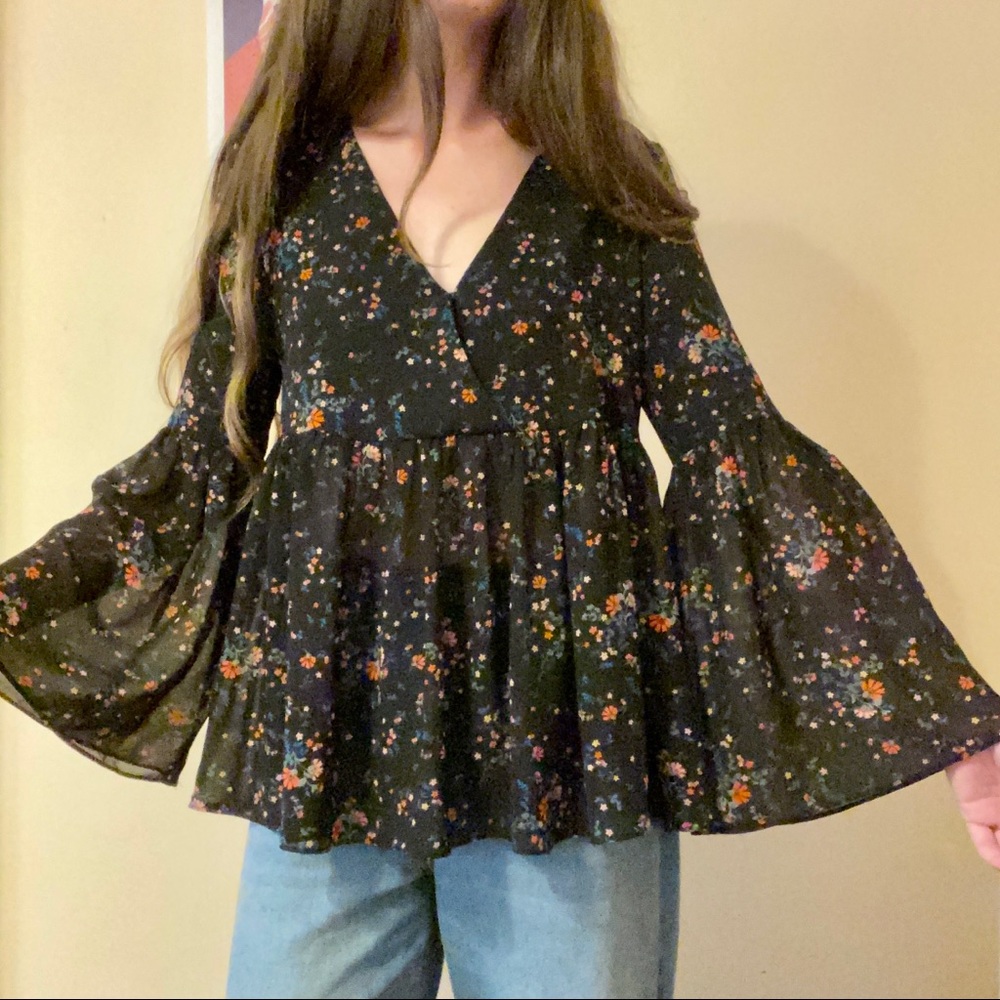 Bell Sleeve Floral Blouse - Picture 2 of 5